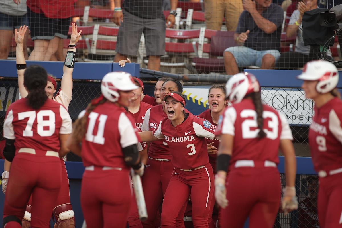 Oklahoma softball beat Florida State 6-2