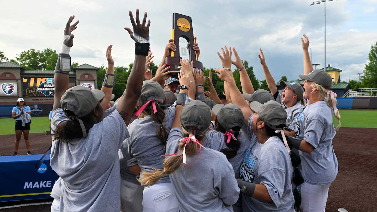 Trine wins the 2025 DIII softball championship